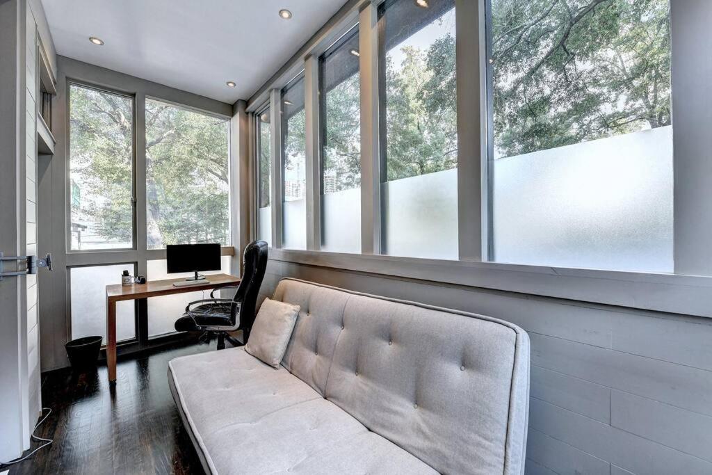 Vakantiehuis Modern In Heart Of The City- Sleeps 12