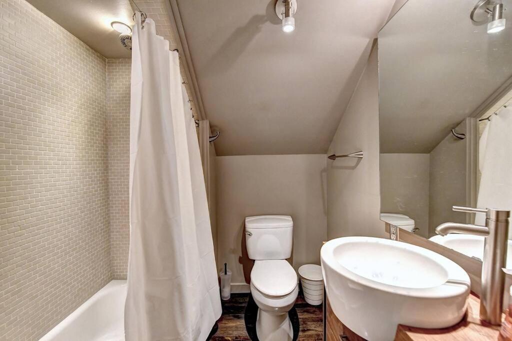 Modern In Heart Of The City- Sleeps 12 Vakantiehuis *